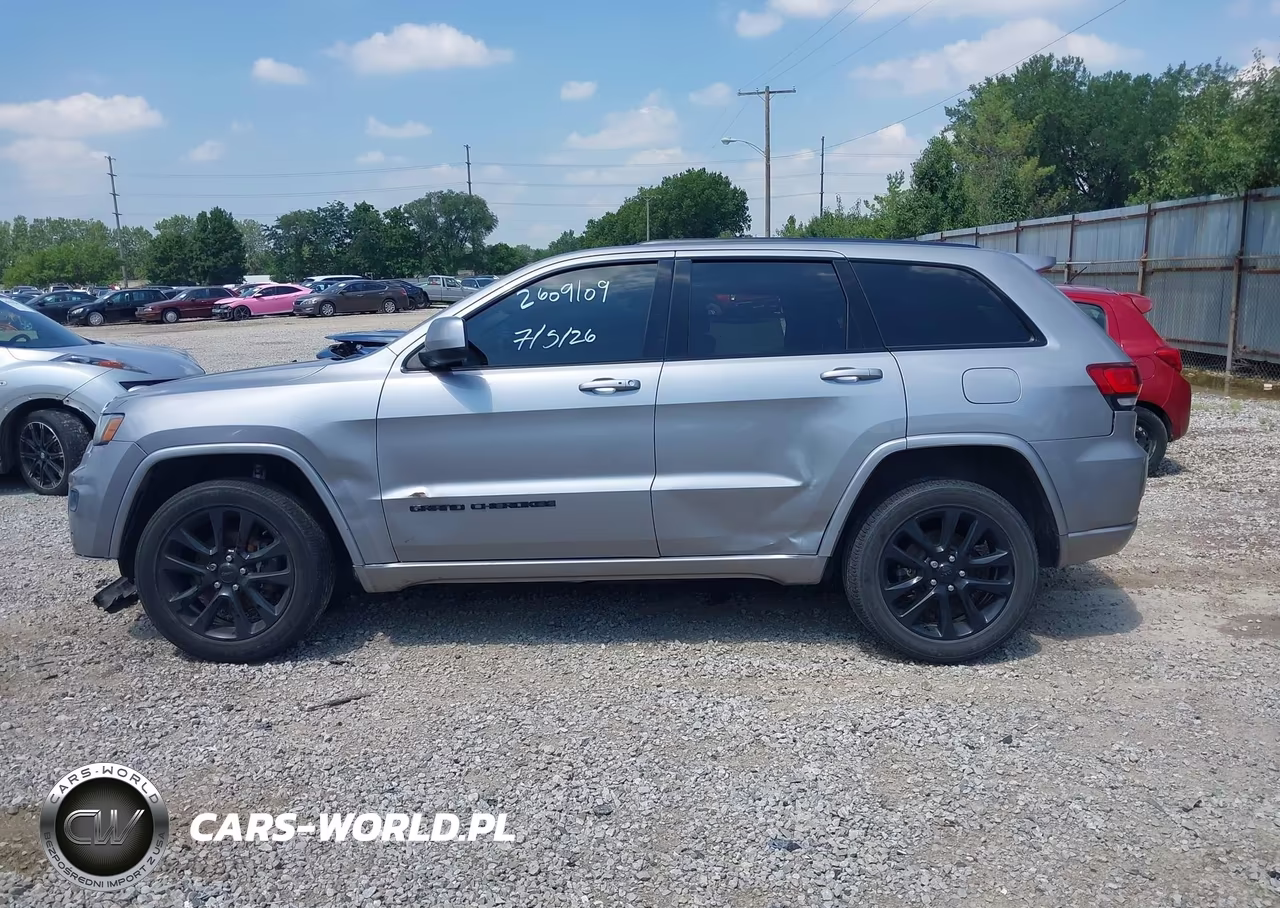 2020 Jeep Grand Cherokee Altitude 4X4 VIN:1C4RJFAG8LC224770 - 14