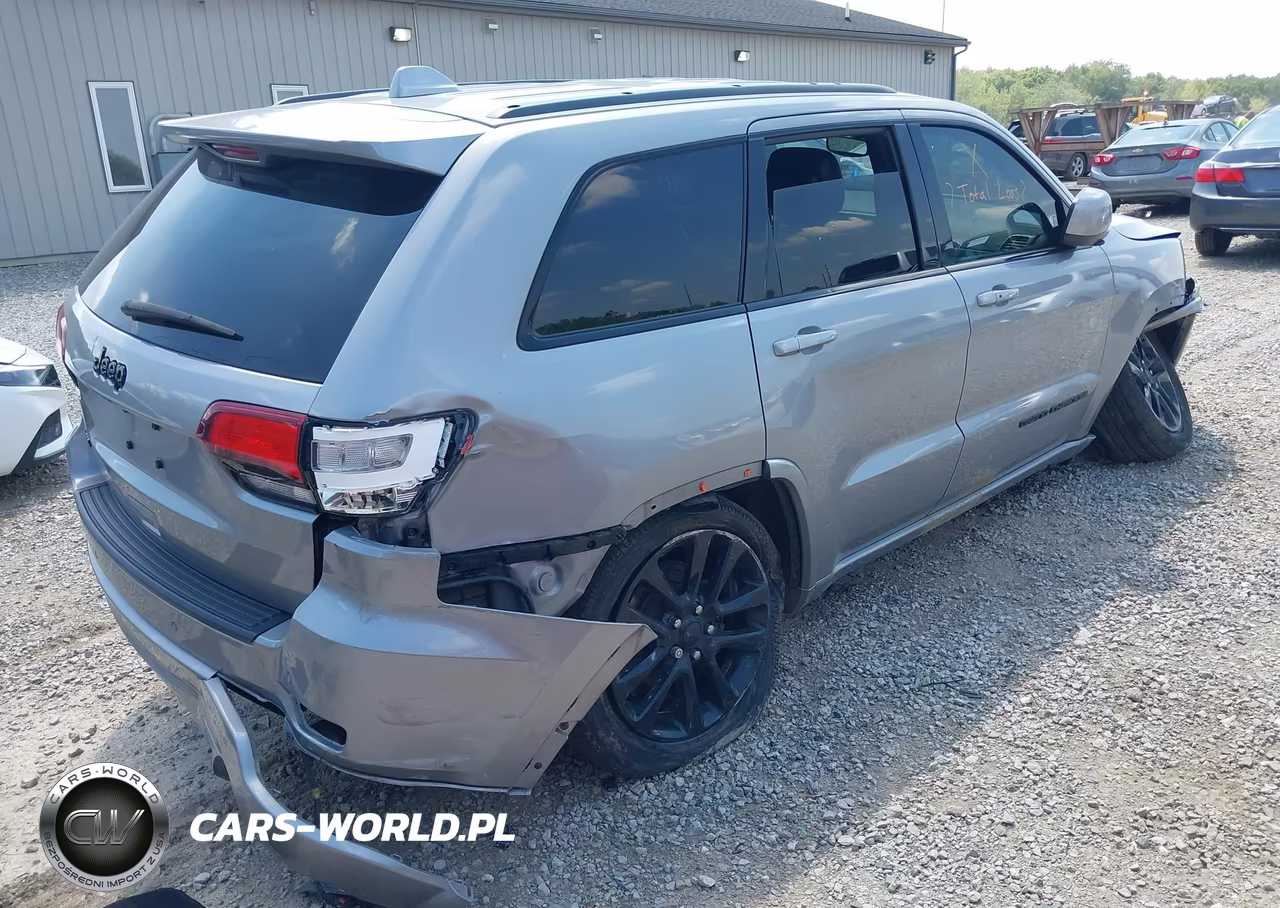 2020 Jeep Grand Cherokee Altitude 4X4 VIN:1C4RJFAG8LC224770 - 4