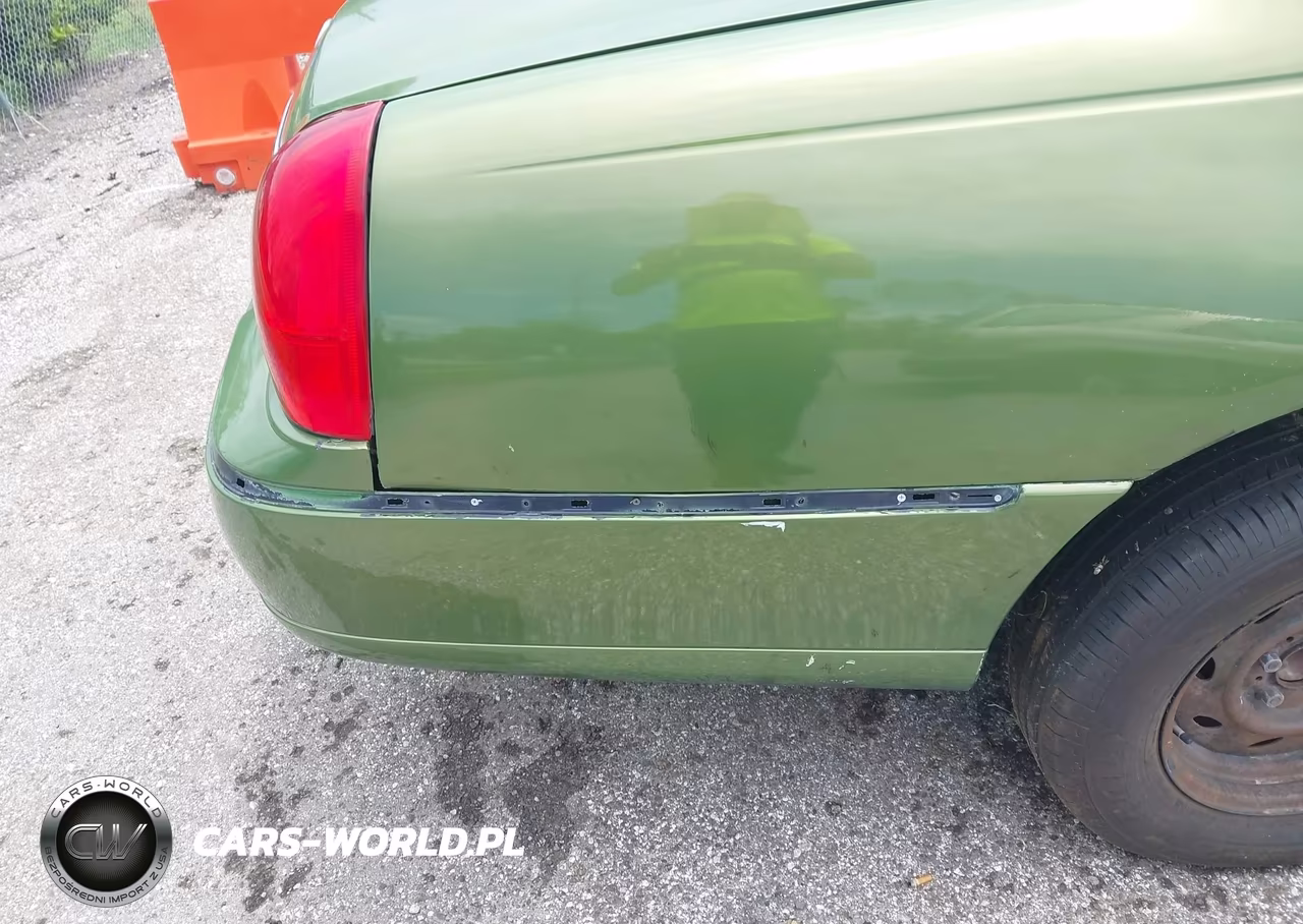 2003 Lincoln Town Car Signature VIN:1LNHM82W43Y644240 - 12