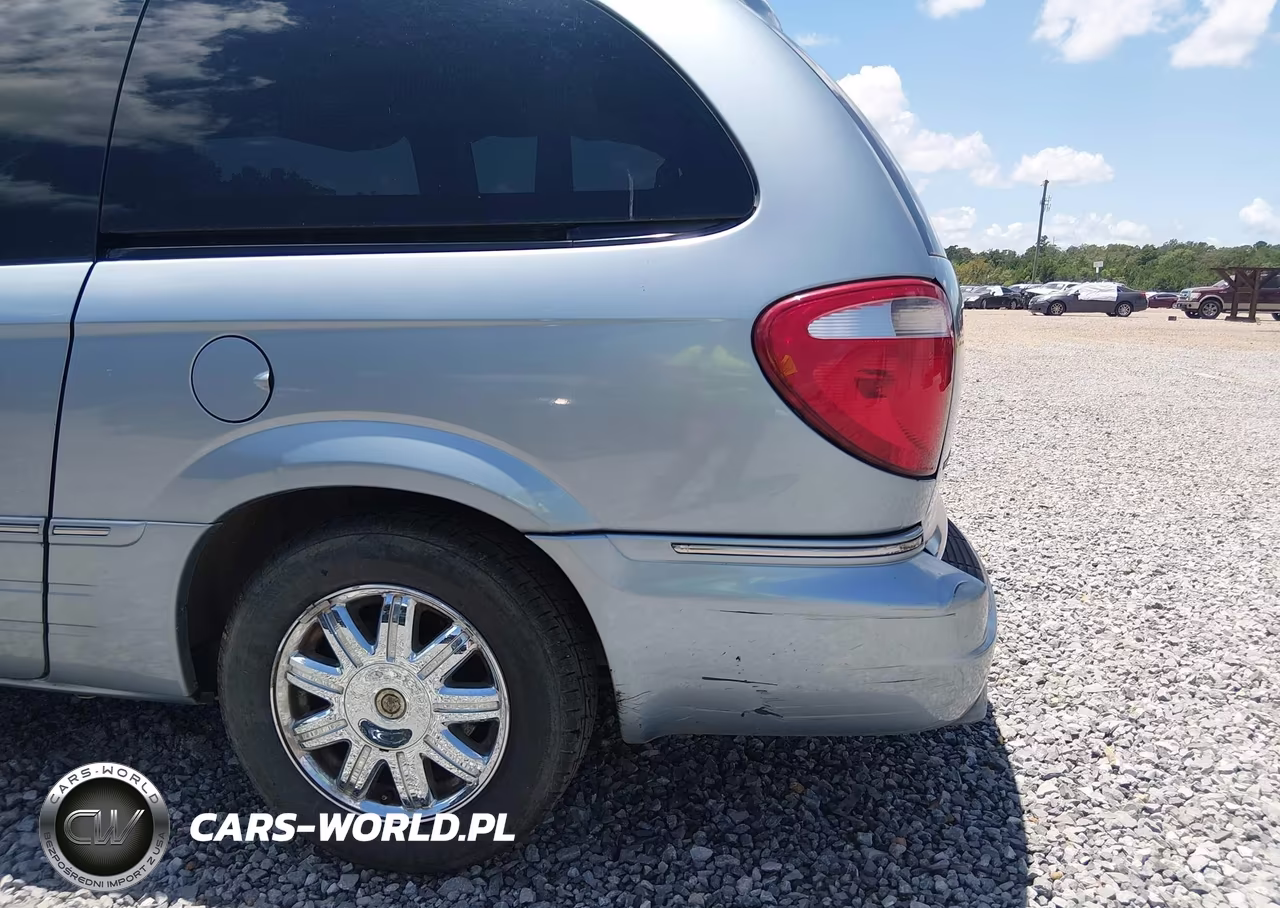 2005 Chrysler Town & Country Limited VIN:2C8GP64L15R594420 - 6