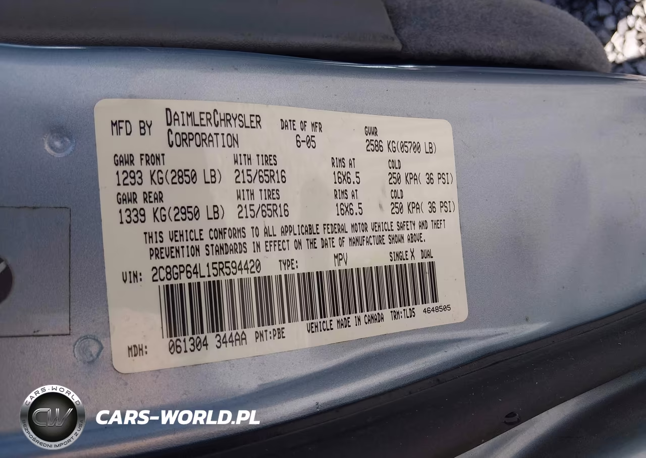 2005 Chrysler Town & Country Limited VIN:2C8GP64L15R594420 - 9