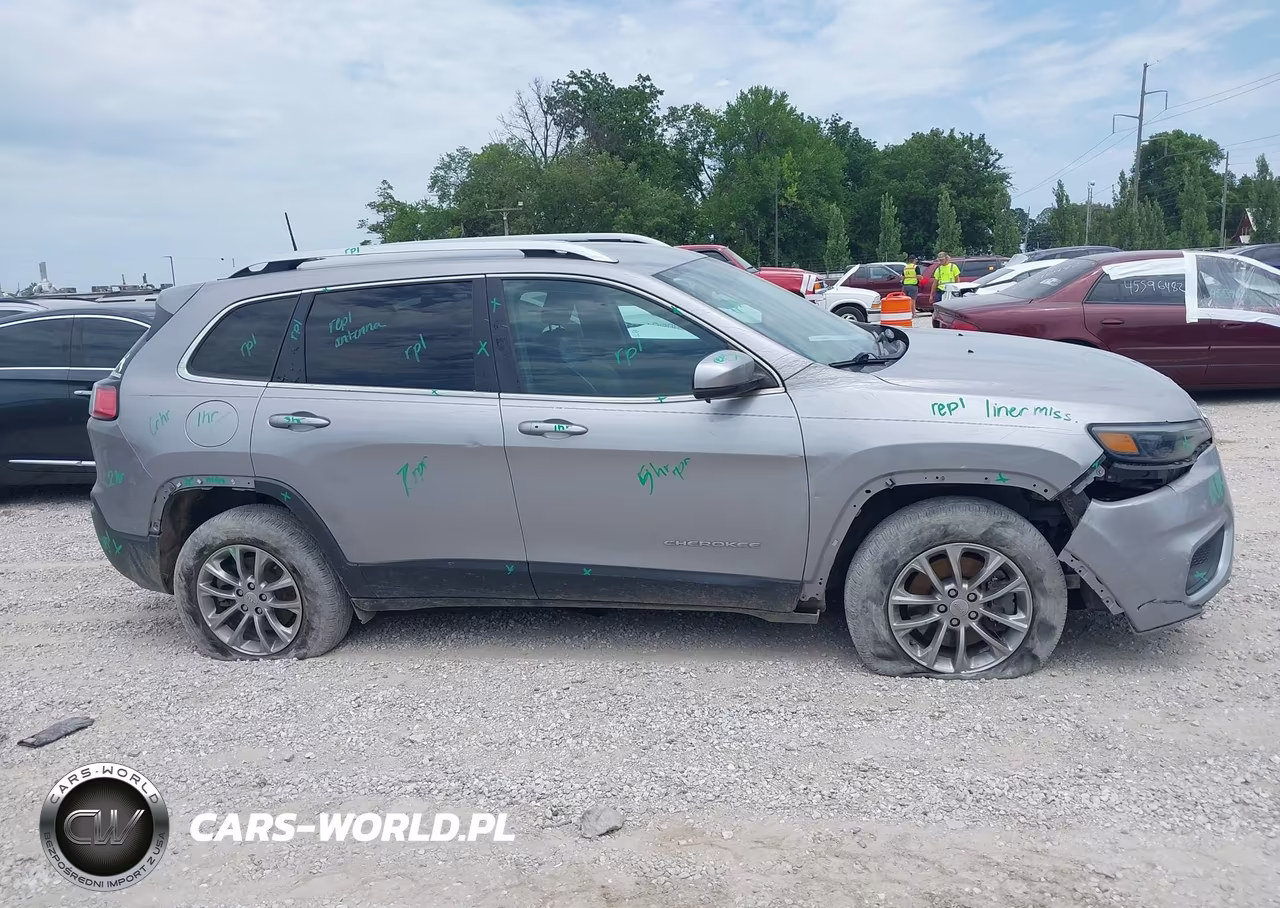 2019 Jeep Cherokee Latitude Plus 4X4 VIN:1C4PJMLX7KD422354 - 13