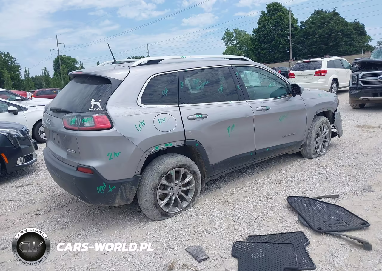 2019 Jeep Cherokee Latitude Plus 4X4 VIN:1C4PJMLX7KD422354 - 4