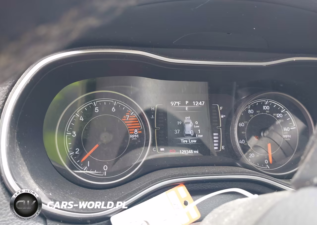 2019 Jeep Cherokee Latitude Plus 4X4 VIN:1C4PJMLX7KD422354 - 7
