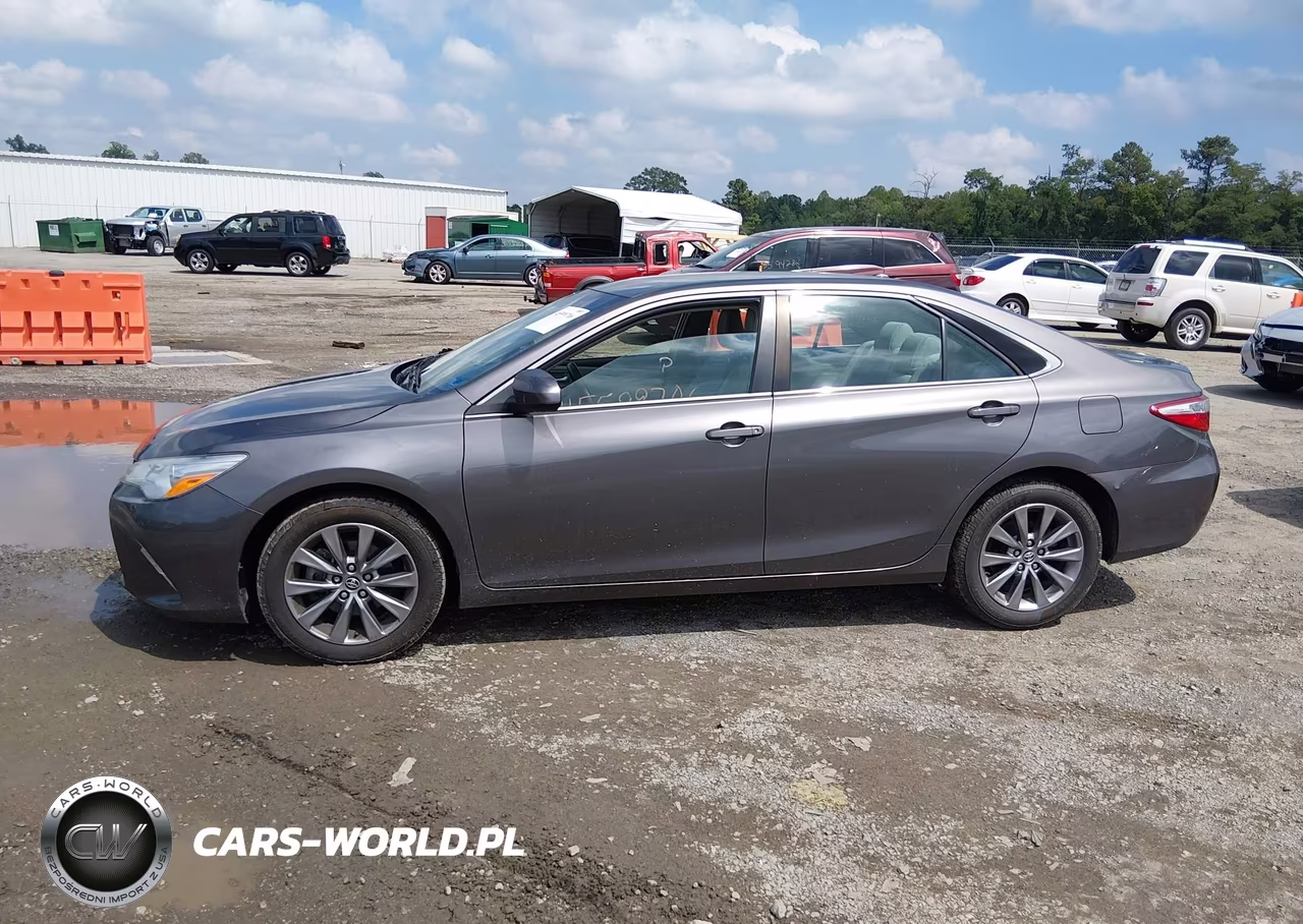 2016 Toyota Camry Xle VIN:4T4BF1FK1GR568719 - 14