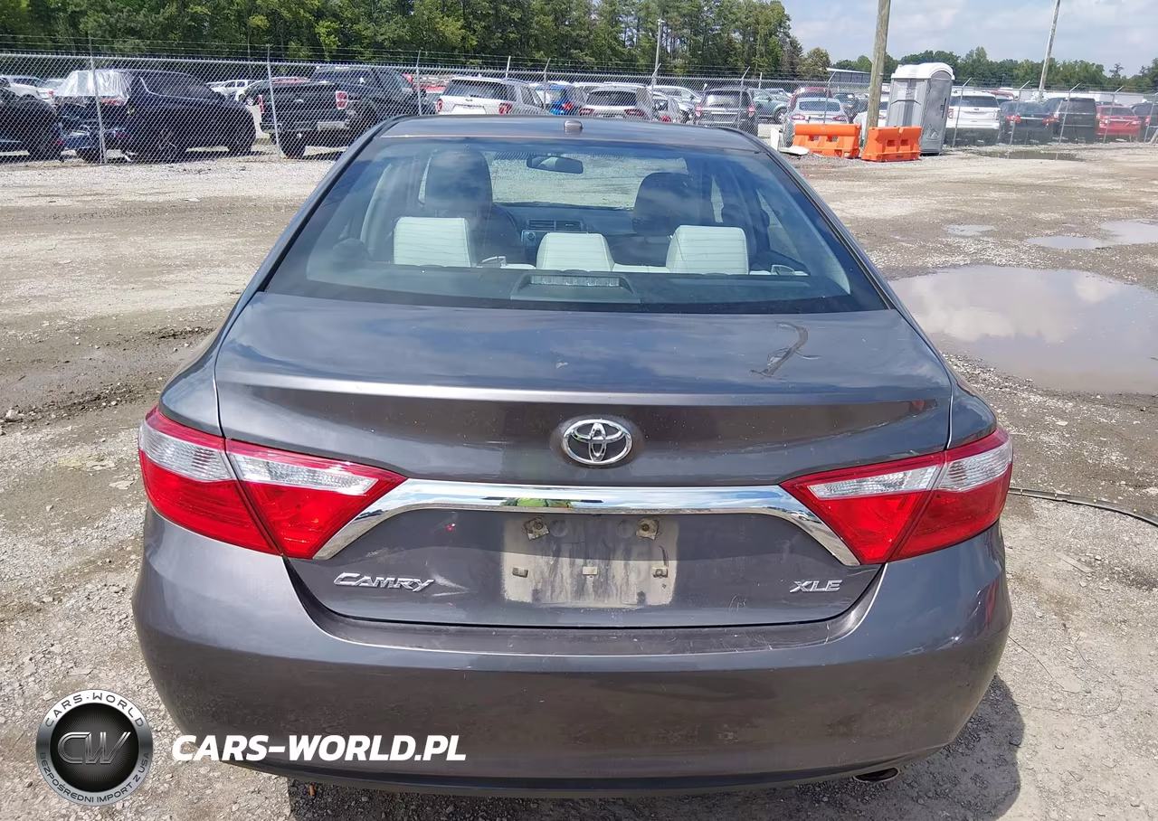 2016 Toyota Camry Xle VIN:4T4BF1FK1GR568719 - 16