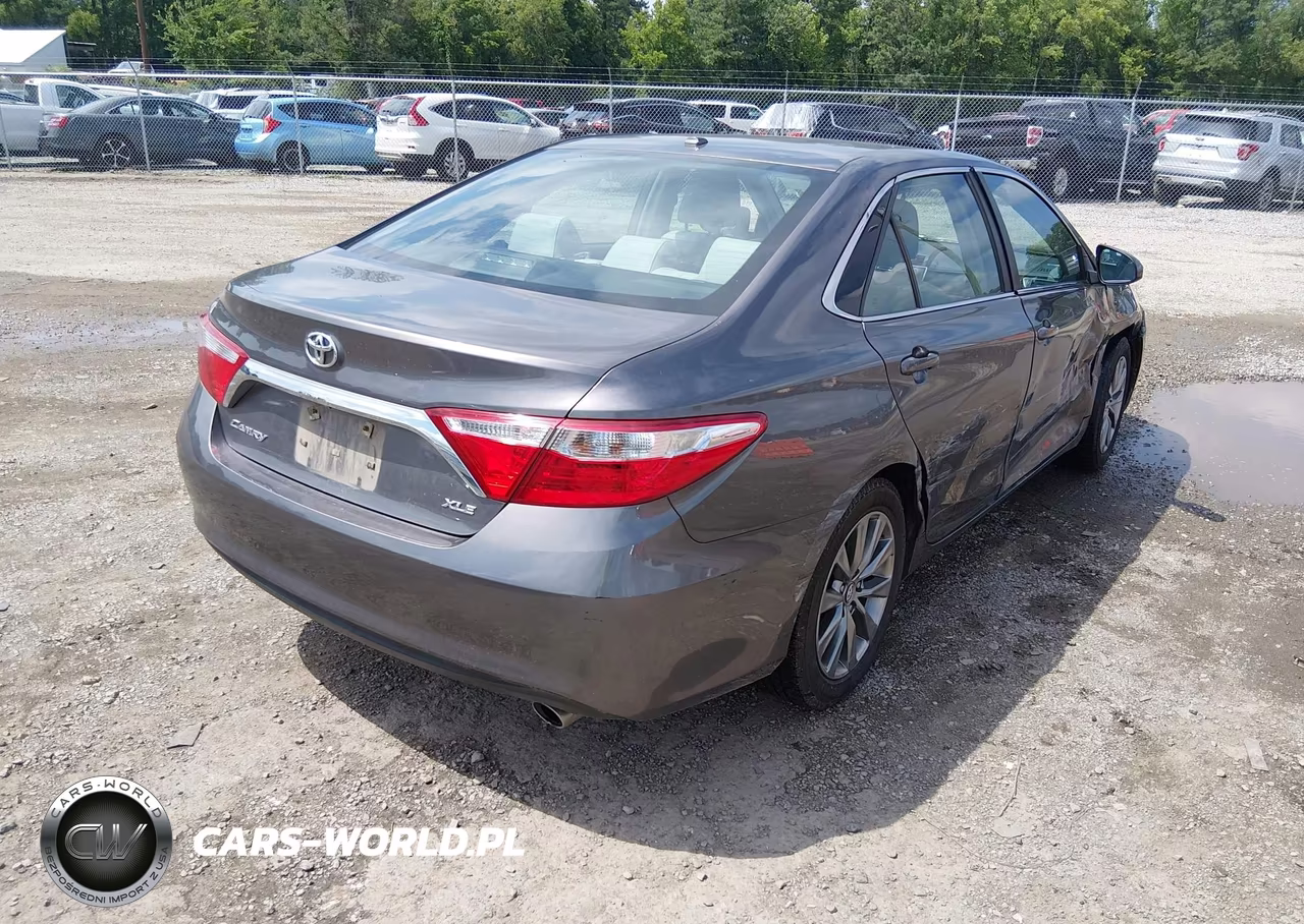 2016 Toyota Camry Xle VIN:4T4BF1FK1GR568719 - 4