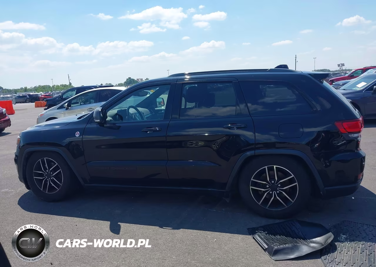 2019 Jeep Grand Cherokee Trailhawk 4X4 VIN:1C4RJFLG1KC686888 - 14
