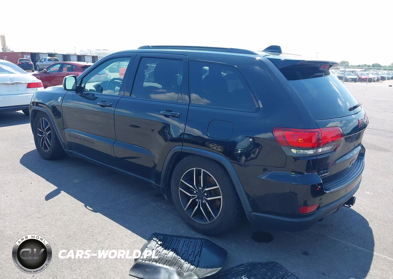 2019 Jeep Grand Cherokee Trailhawk 4X4 VIN:1C4RJFLG1KC686888 - 3