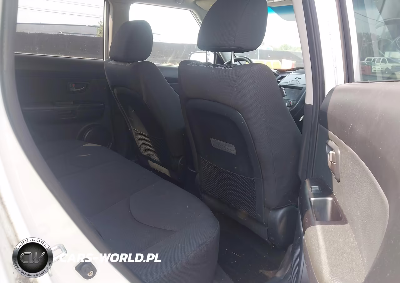 2011 Kia Soul + VIN:KNDJT2A29B7297352 - 8