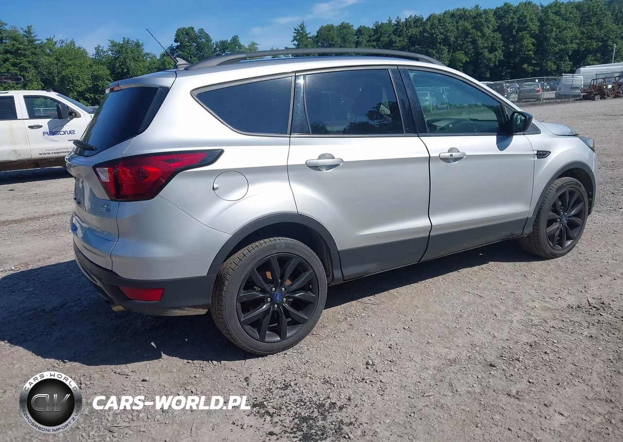2019 Ford Escape Se VIN:1FMCU9GD1KUA14446 - 4