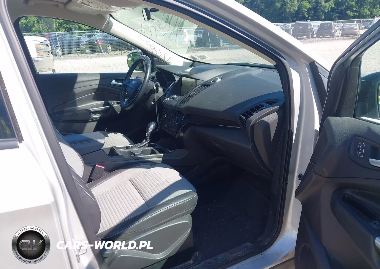 2019 Ford Escape Se VIN:1FMCU9GD1KUA14446 - 5