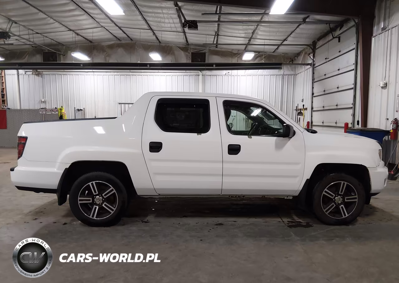 2013 Honda Ridgeline Sport VIN:5FPYK1F75DB012747 - 13