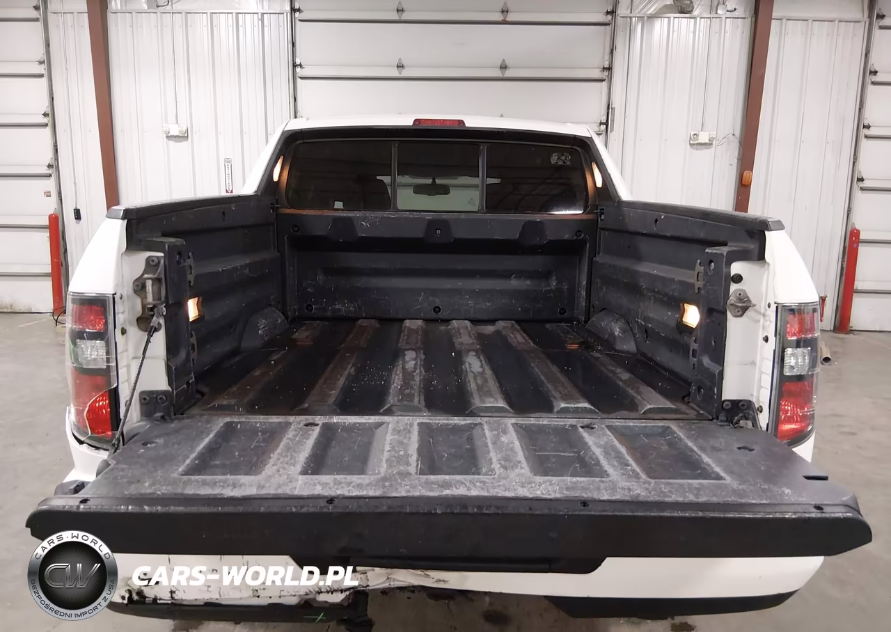 2013 Honda Ridgeline Sport VIN:5FPYK1F75DB012747 - 17