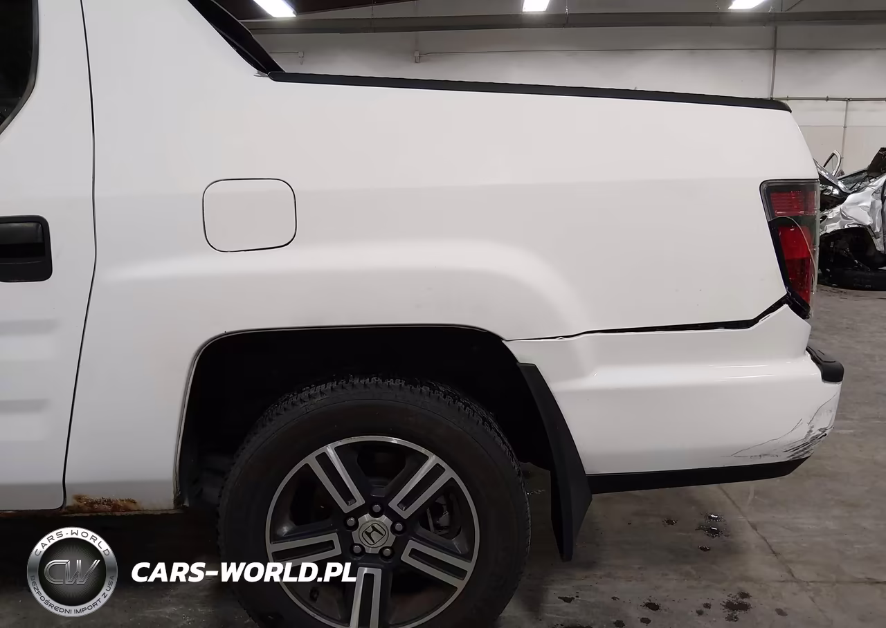 2013 Honda Ridgeline Sport VIN:5FPYK1F75DB012747 - 18