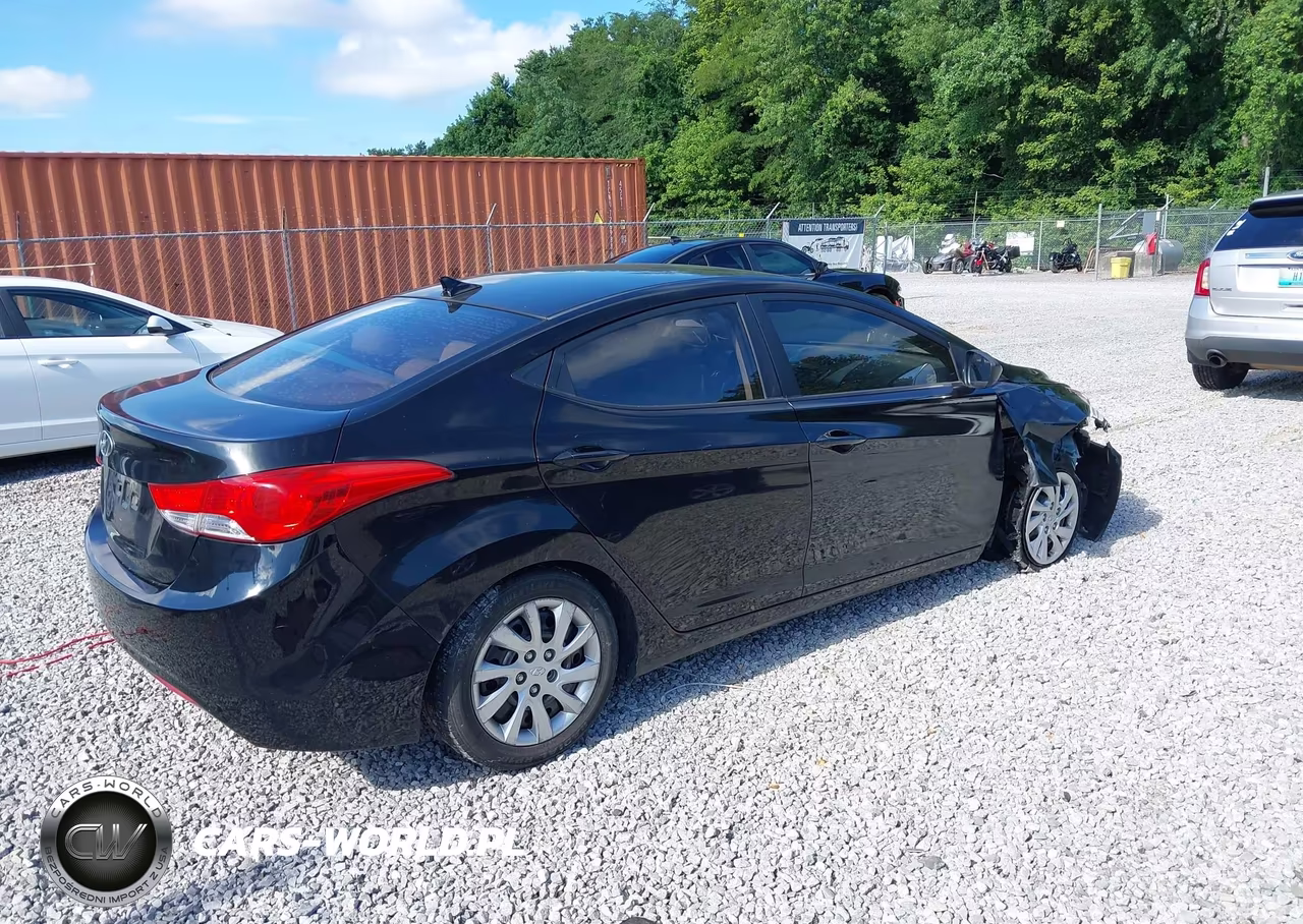 2013 Hyundai Elantra Gls VIN:KMHDH4AEXDU527968 - 4