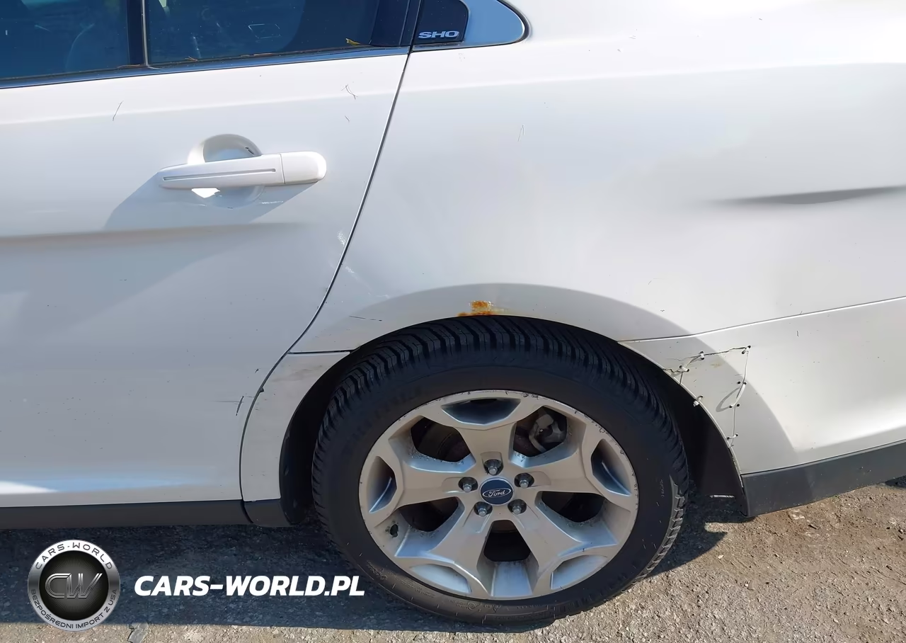 2010 Ford Taurus Sho VIN:1FAHP2KT2AG105798 - 12