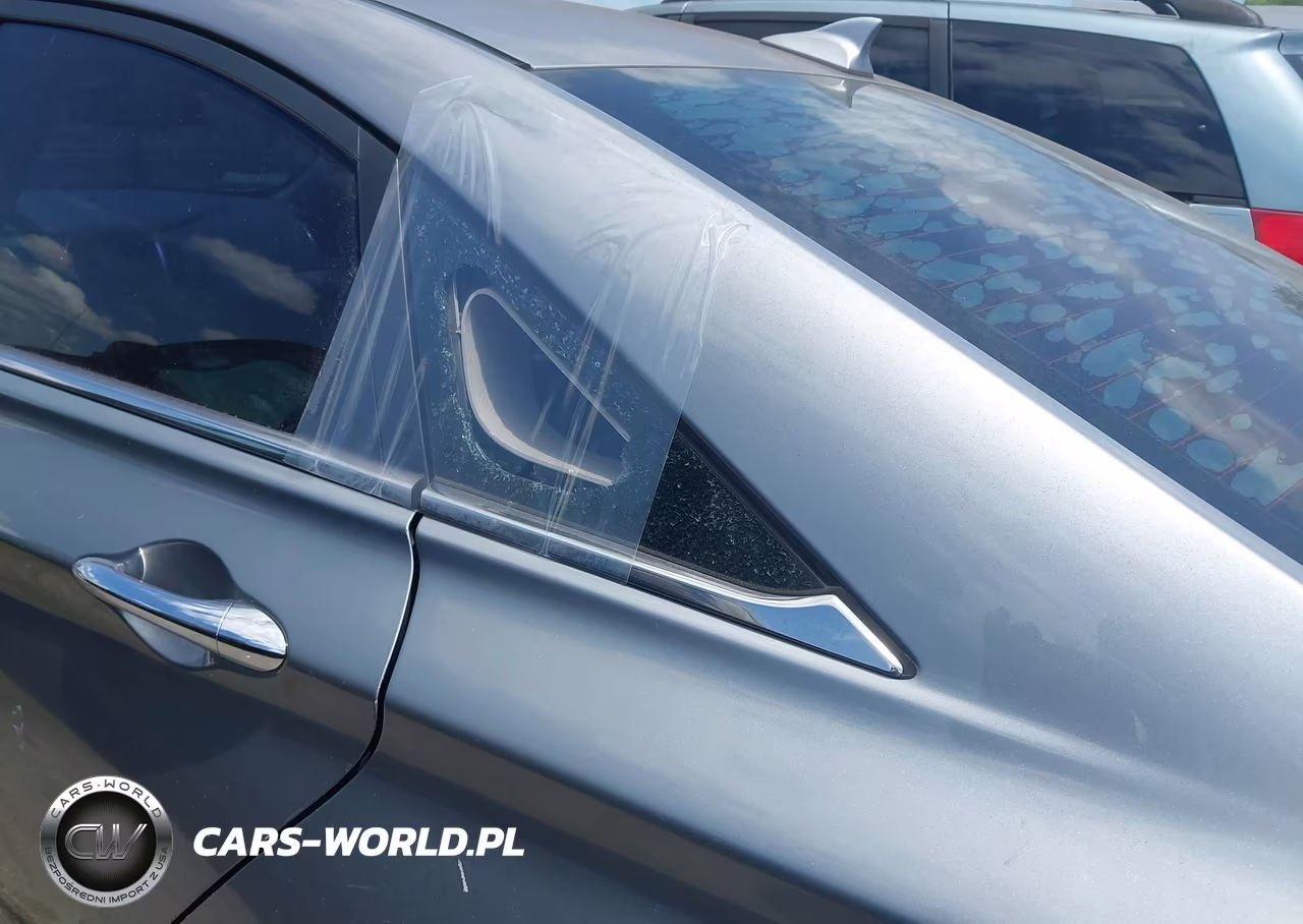 2015 Hyundai Sonata Hybrid VIN:KMHEC4A42FA137459 - 12