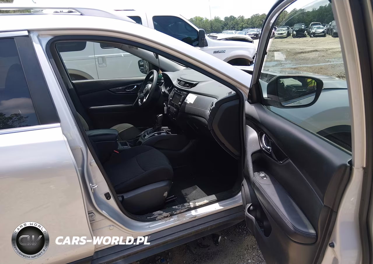 2019 Nissan Rogue S VIN:5N1AT2MT4KC797586 - 5