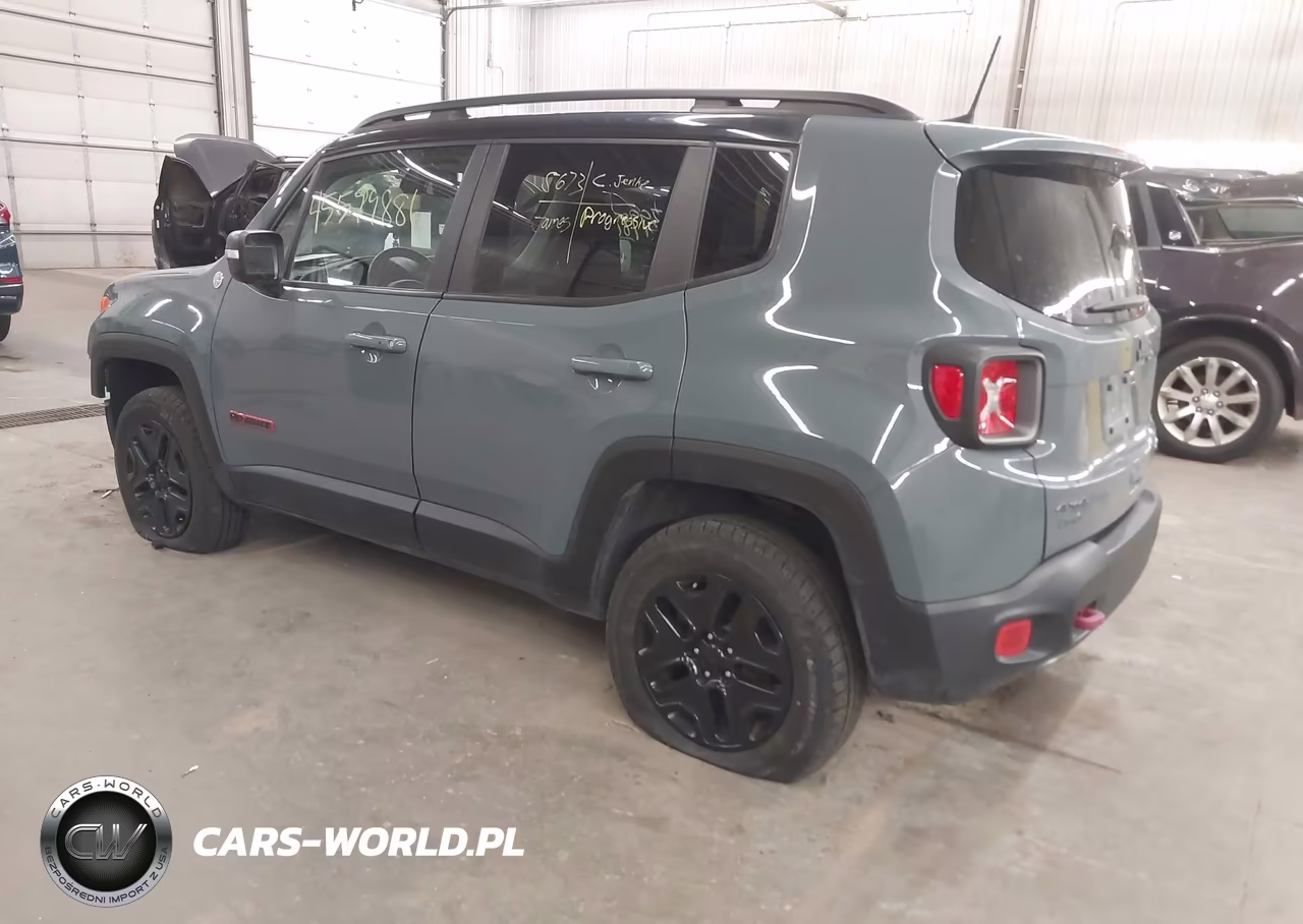 2018 Jeep Renegade Trailhawk 4X4 VIN:ZACCJBCBXJPG81671 - 3