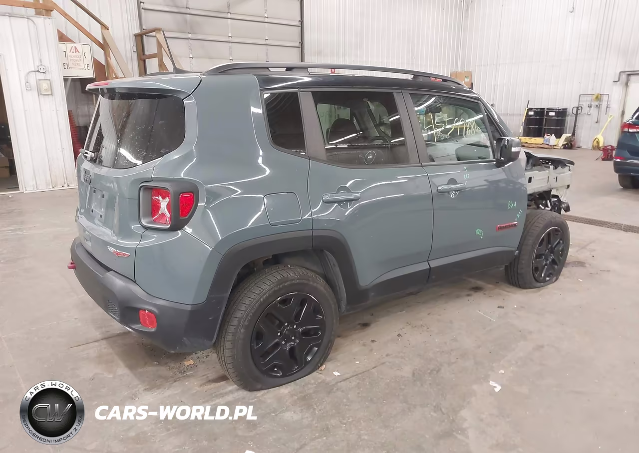 2018 Jeep Renegade Trailhawk 4X4 VIN:ZACCJBCBXJPG81671 - 4