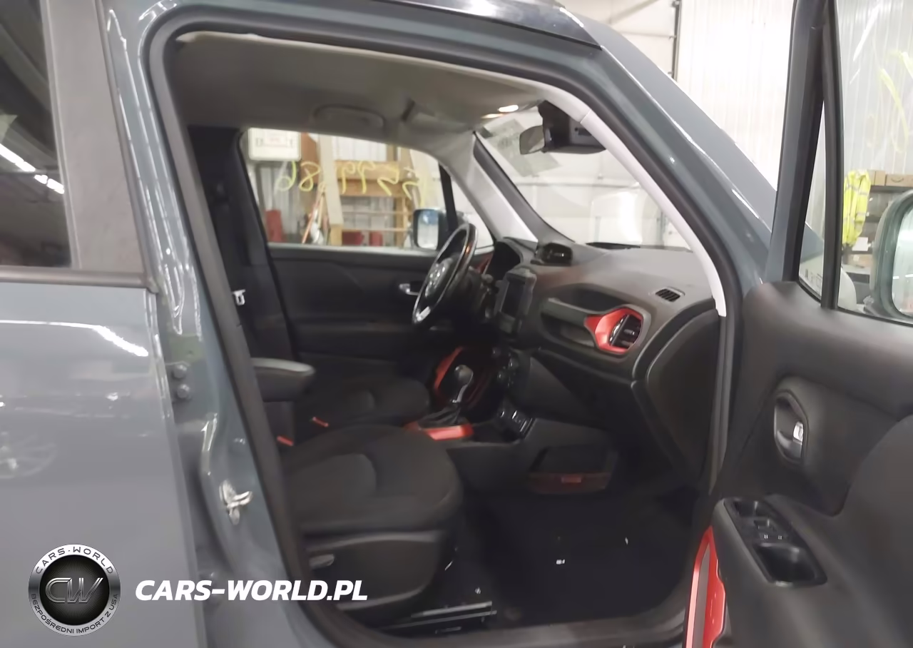2018 Jeep Renegade Trailhawk 4X4 VIN:ZACCJBCBXJPG81671 - 5