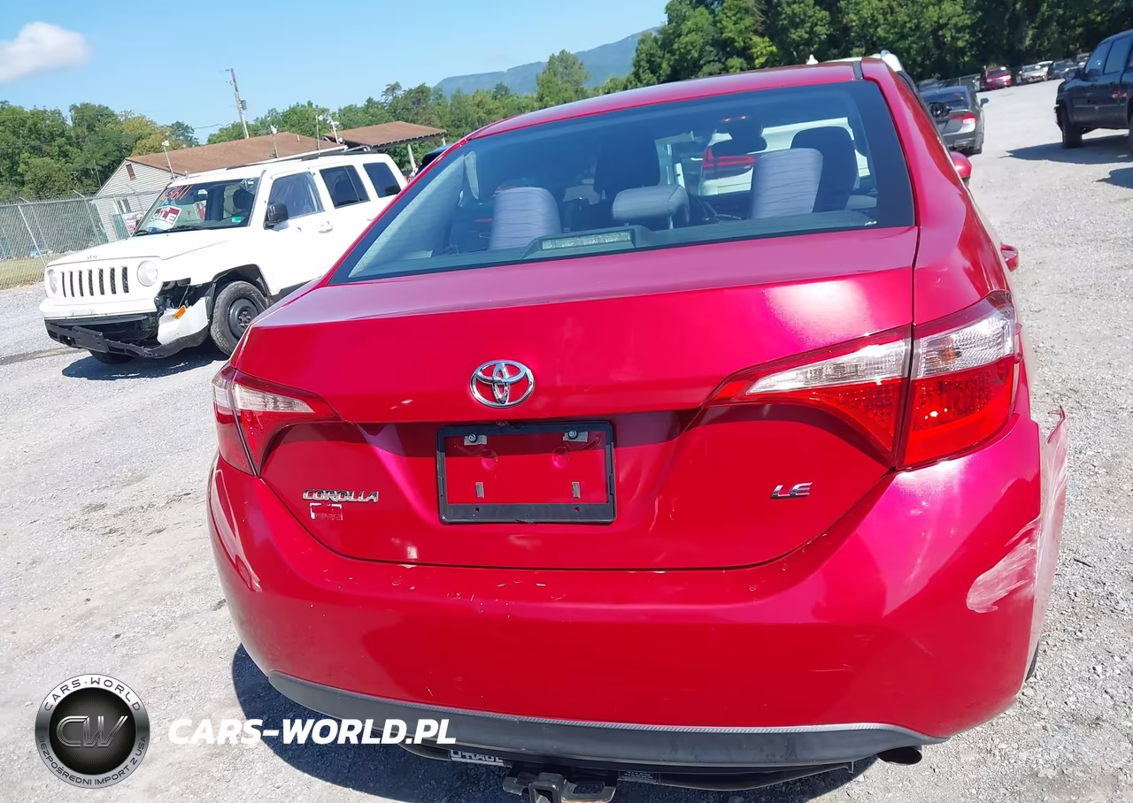 2018 Toyota Corolla Le VIN:5YFBURHE8JP752070 - 17