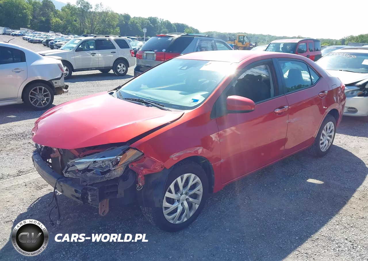 2018 Toyota Corolla Le VIN:5YFBURHE8JP752070 - 2
