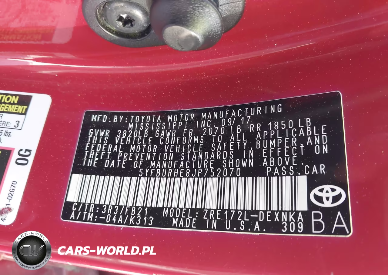 2018 Toyota Corolla Le VIN:5YFBURHE8JP752070 - 9