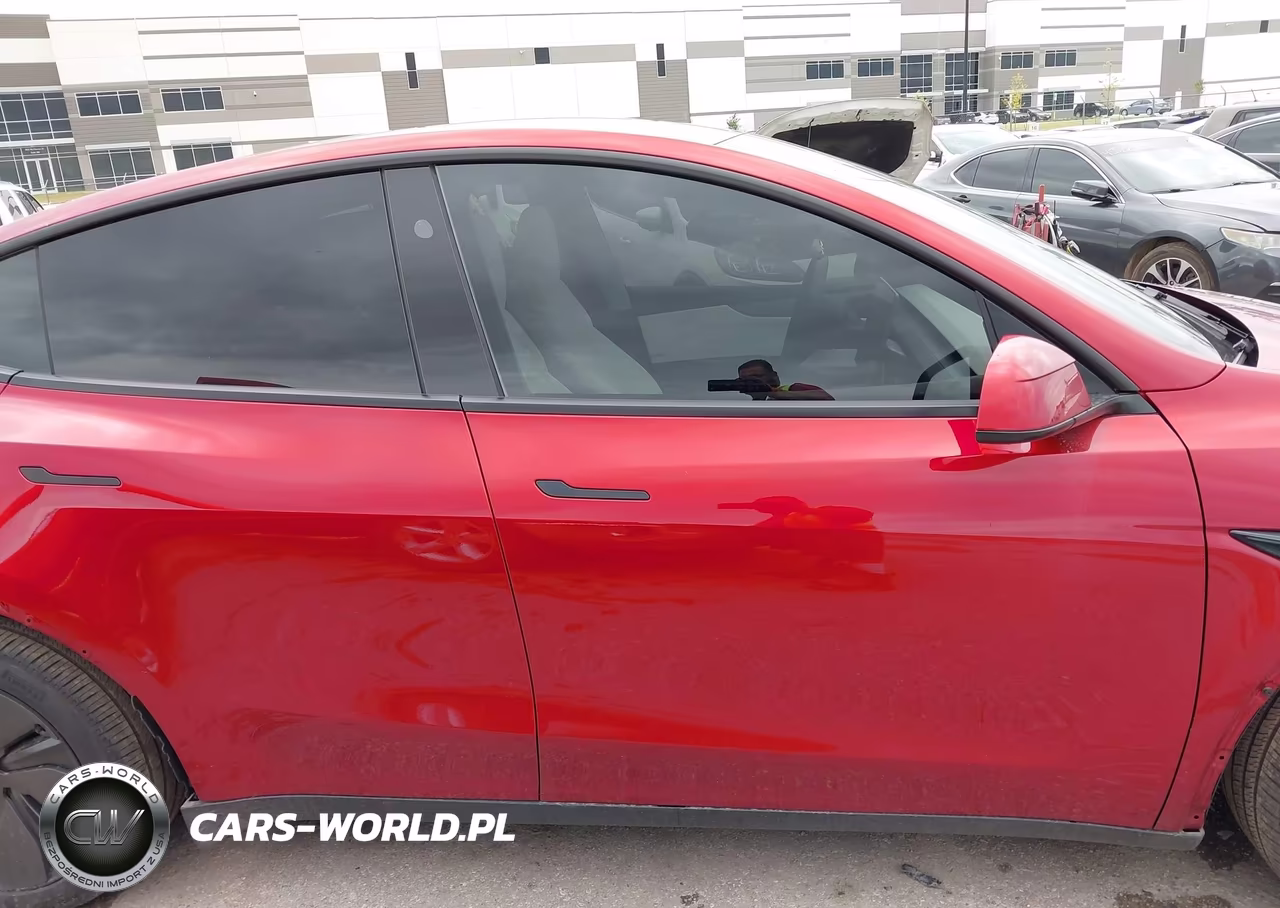 2026 Tesla Model Y VIN:7SAYGDEE2TA452757 - 13
