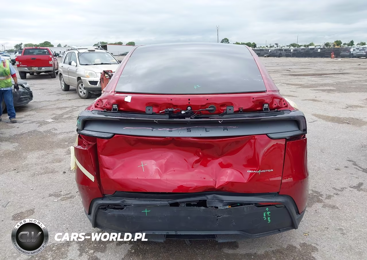 2026 Tesla Model Y VIN:7SAYGDEE2TA452757 - 16