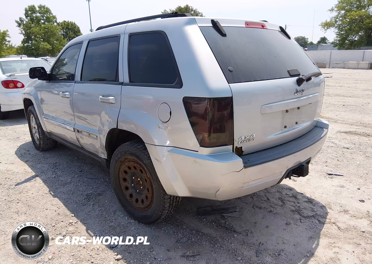 2010 Jeep Grand Cherokee Laredo VIN:1J4PR4GK8AC126166 - 3