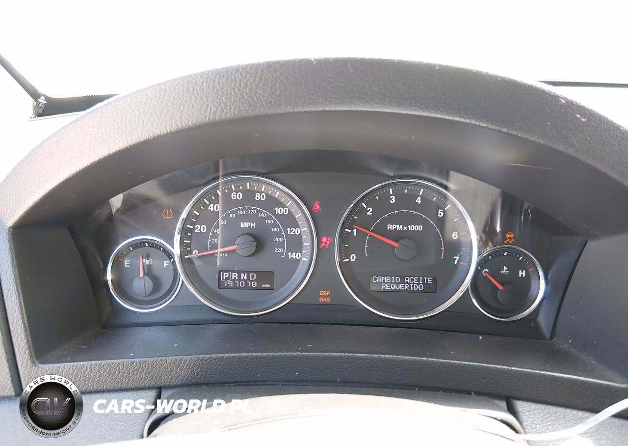 2010 Jeep Grand Cherokee Laredo VIN:1J4PR4GK8AC126166 - 7