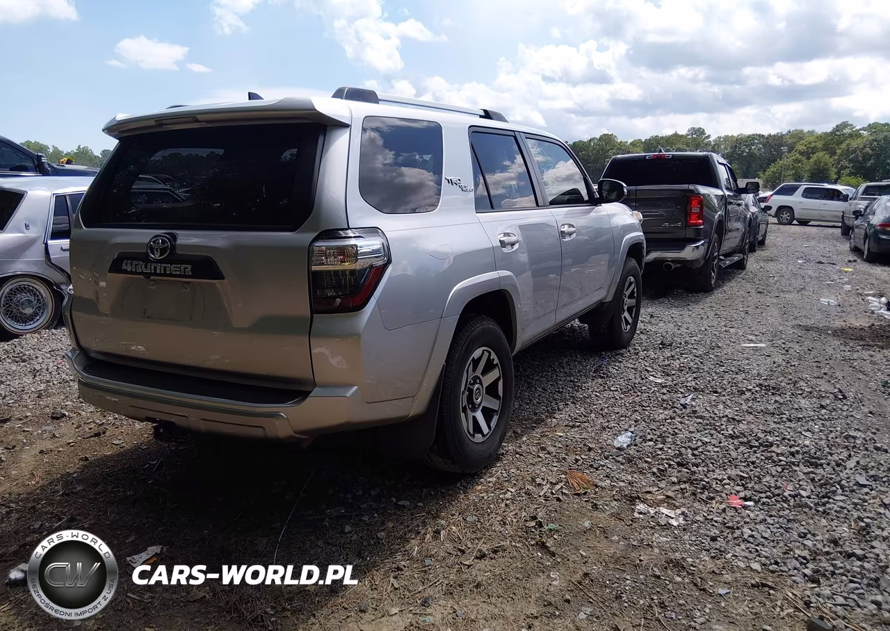 2018 Toyota 4Runner Trd Off Road Premium VIN:JTEBU5JR5J5532478 - 4