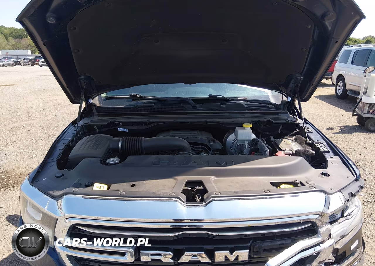 2019 Ram 1500 Laramie 4X2 5'7 Box VIN:1C6RREJT1KN898575 - 10
