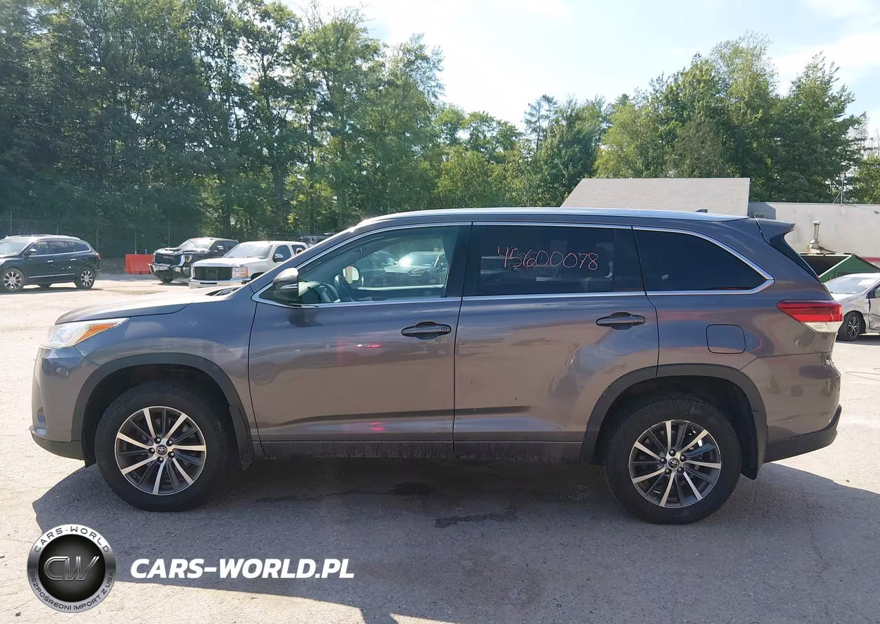 2018 Toyota Highlander Xle VIN:5TDJZRFH9JS527982 - 14