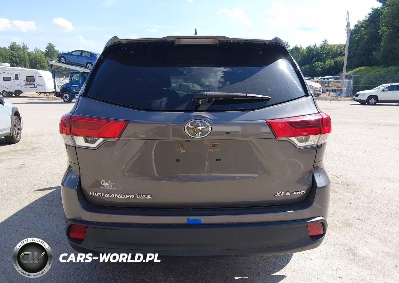 2018 Toyota Highlander Xle VIN:5TDJZRFH9JS527982 - 16