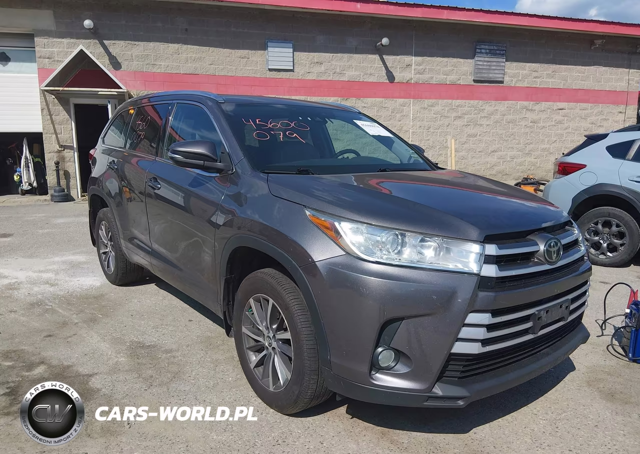 2018 Toyota Highlander Xle VIN:5TDJZRFH9JS527982 - 17