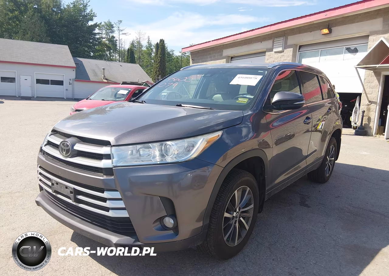 2018 Toyota Highlander Xle VIN:5TDJZRFH9JS527982 - 18