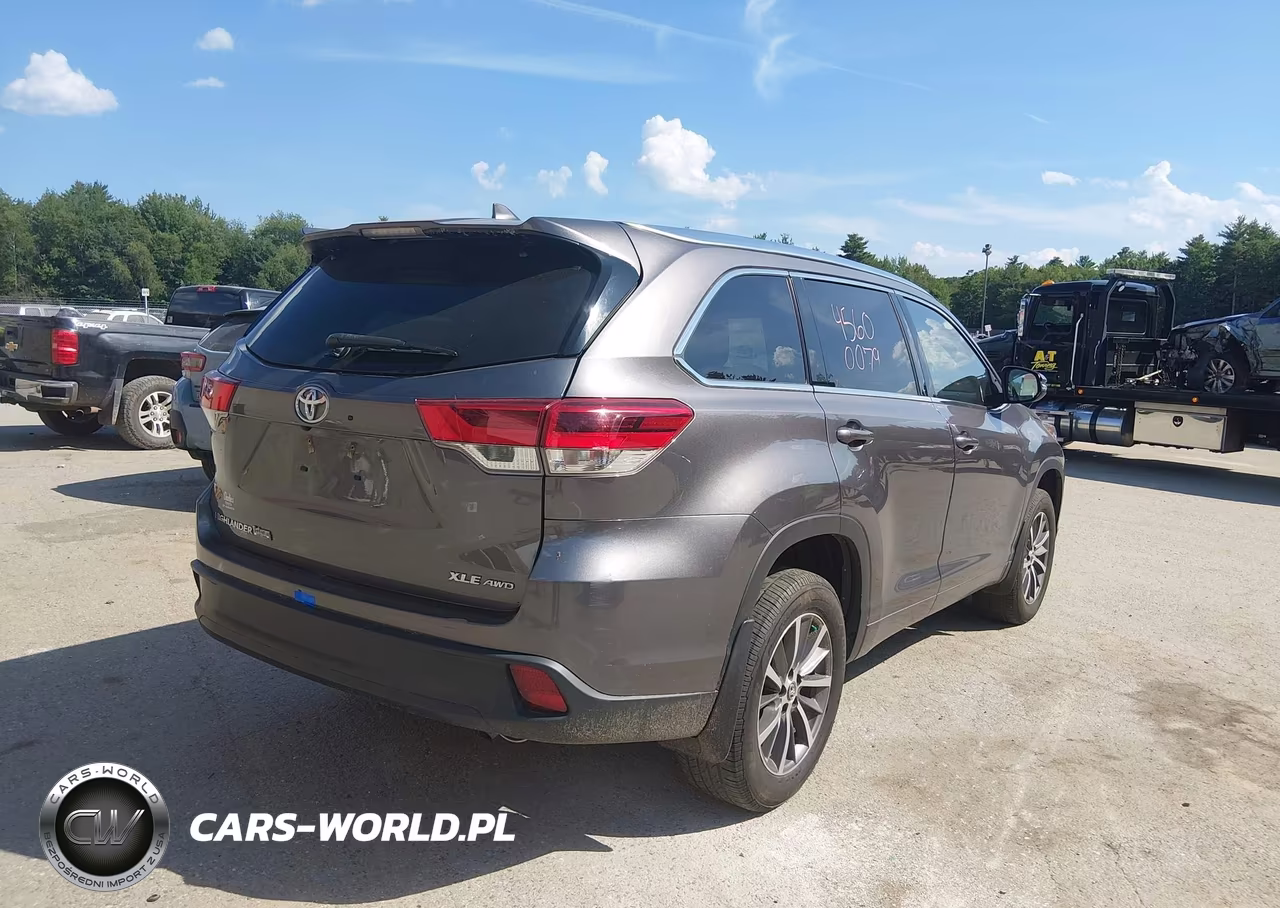 2018 Toyota Highlander Xle VIN:5TDJZRFH9JS527982 - 20