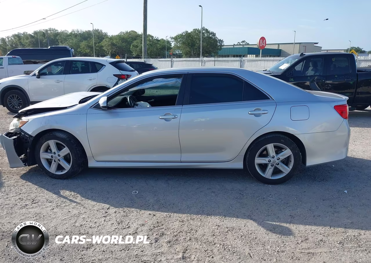 2014 Toyota Camry Se VIN:4T1BF1FK2EU446653 - 14