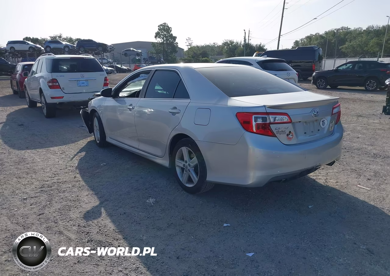 2014 Toyota Camry Se VIN:4T1BF1FK2EU446653 - 3