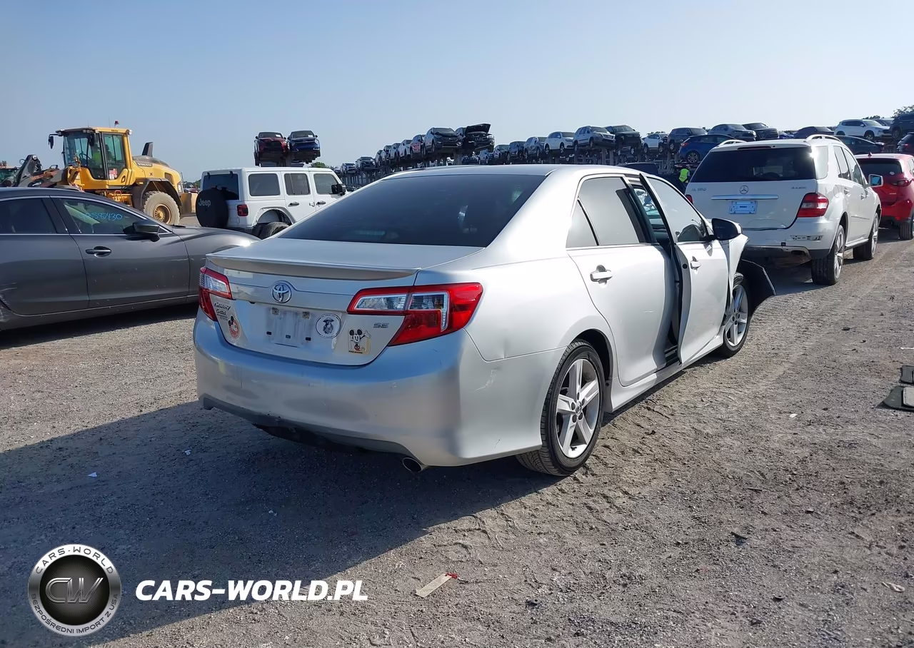 2014 Toyota Camry Se VIN:4T1BF1FK2EU446653 - 4