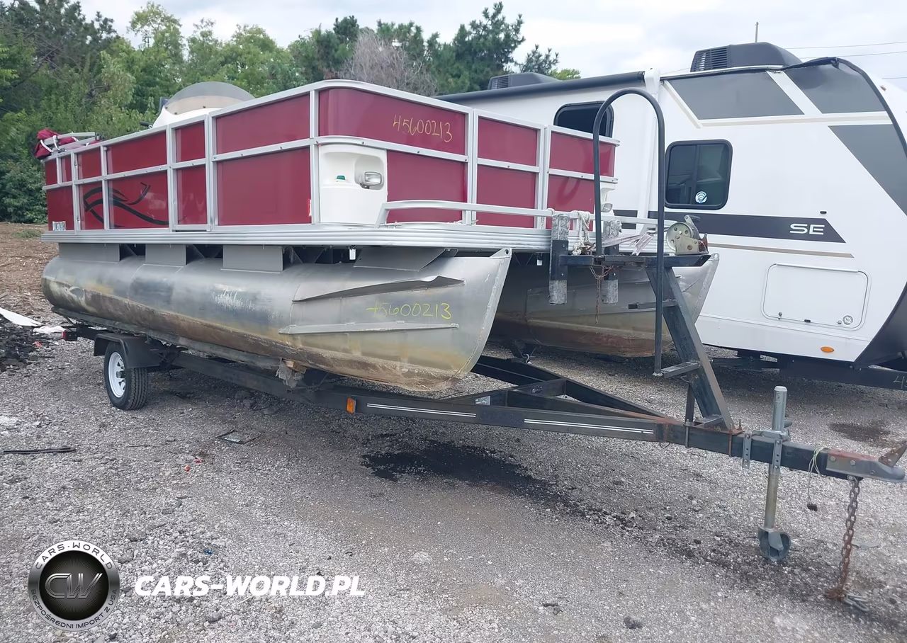 1999 Crestliner Other