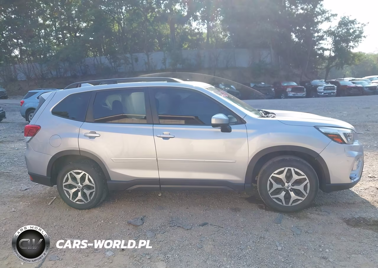 2021 Subaru Forester Premium VIN:JF2SKAFC4MH561210 - 13