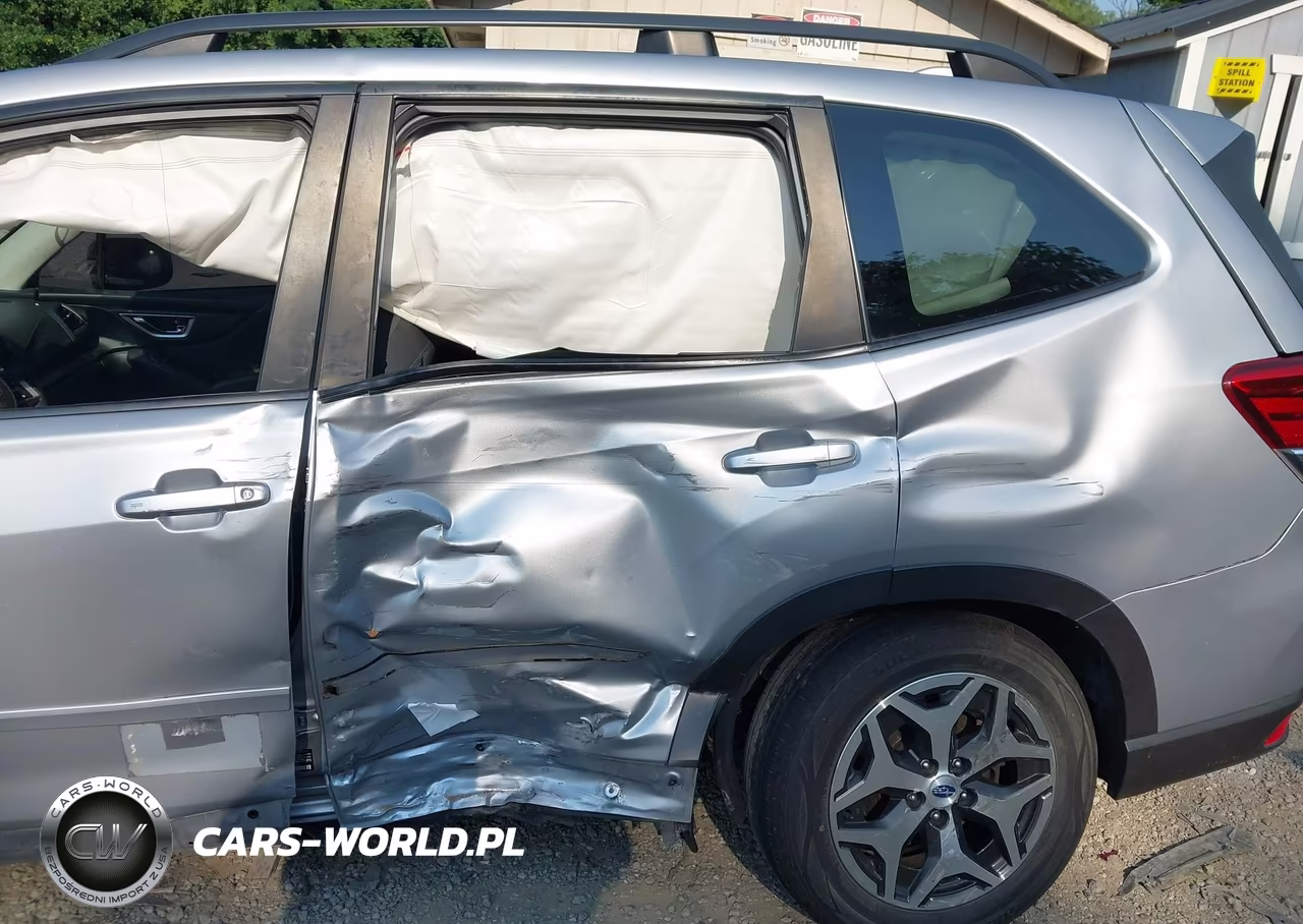 2021 Subaru Forester Premium VIN:JF2SKAFC4MH561210 - 6