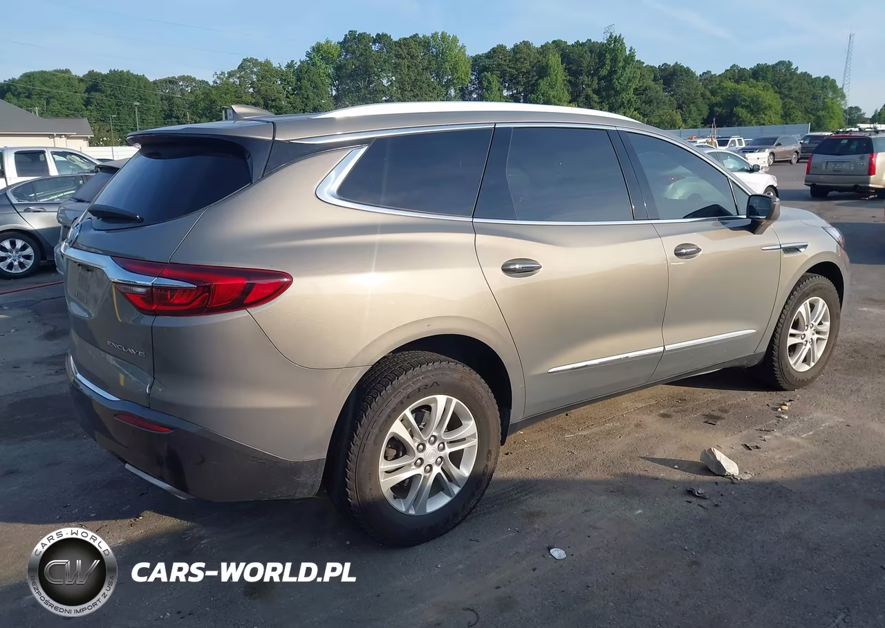 2018 Buick Enclave Essence VIN:5GAERBKW8JJ191138 - 4