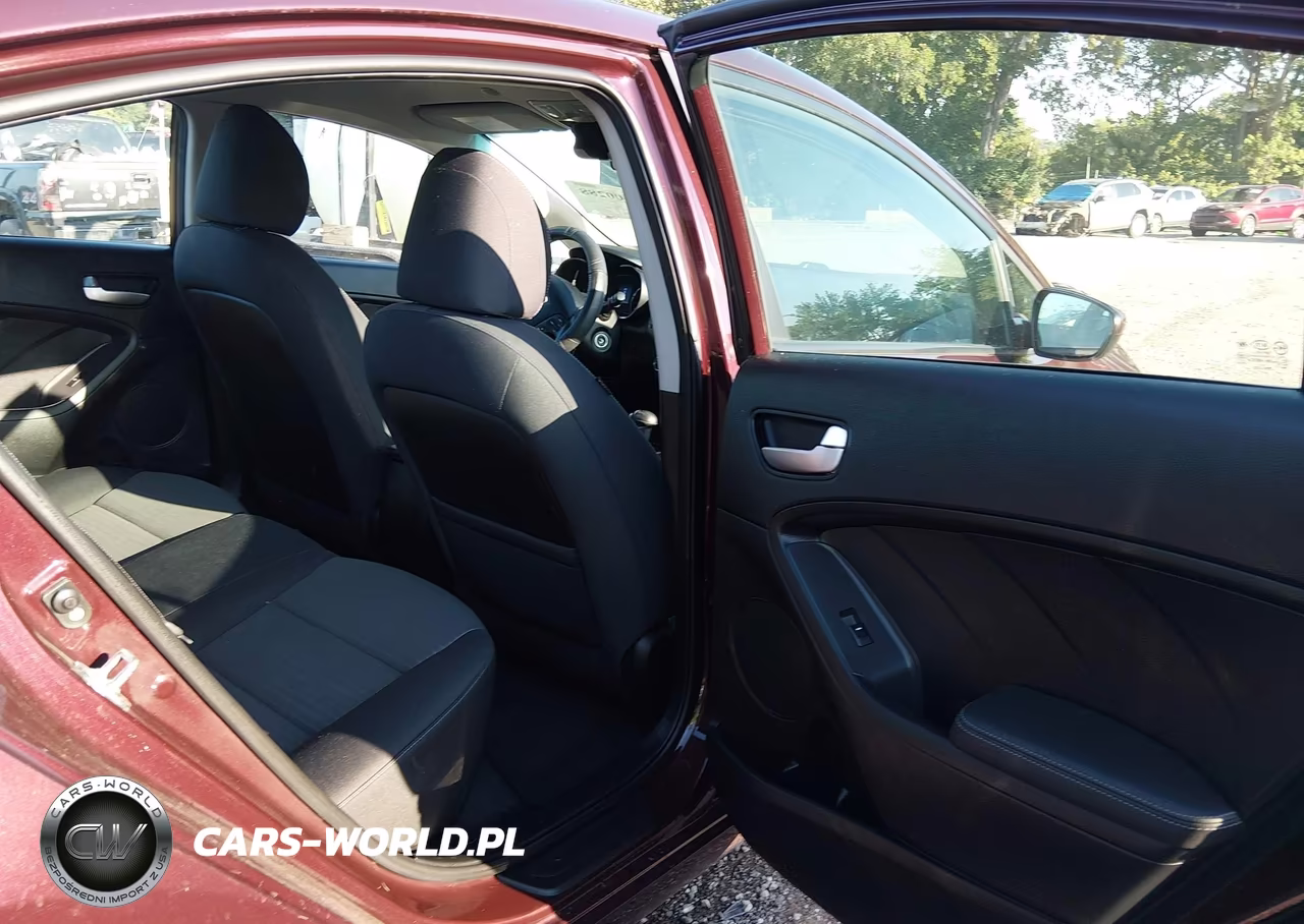 2018 Kia Forte Lx VIN:3KPFL4A79JE193648 - 8