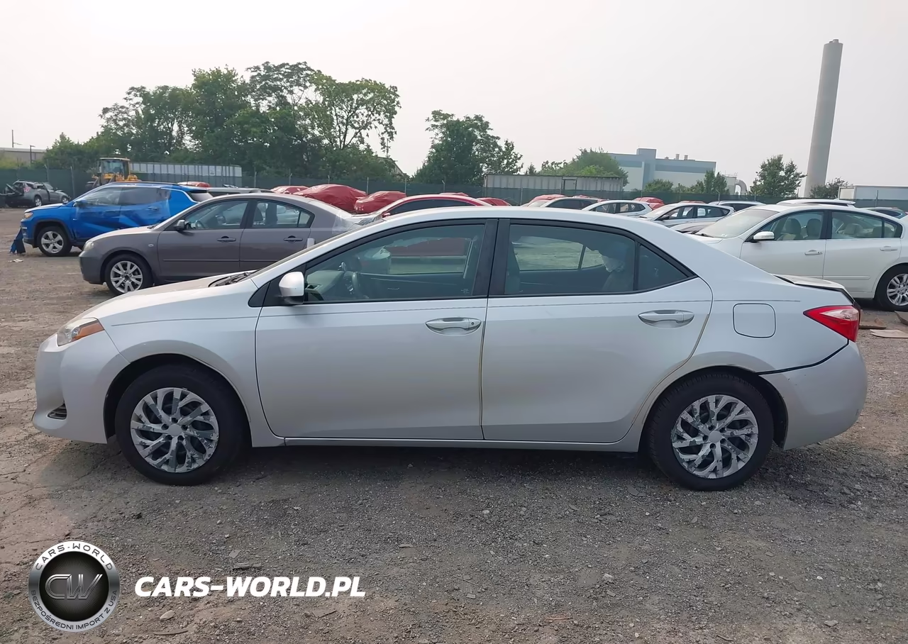 2017 Toyota Corolla Le VIN:2T1BURHE8HC884305 - 13