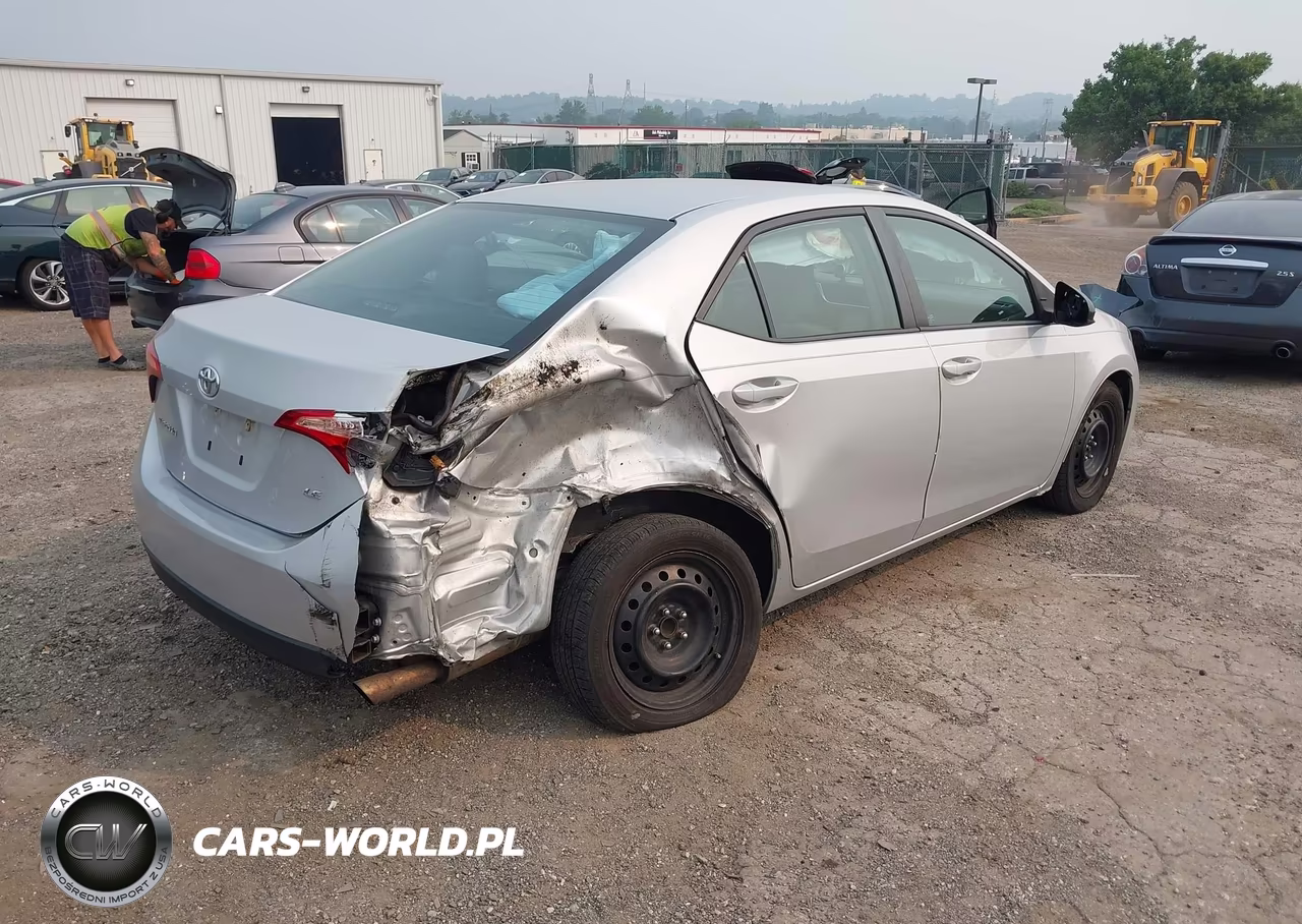 2017 Toyota Corolla Le VIN:2T1BURHE8HC884305 - 4